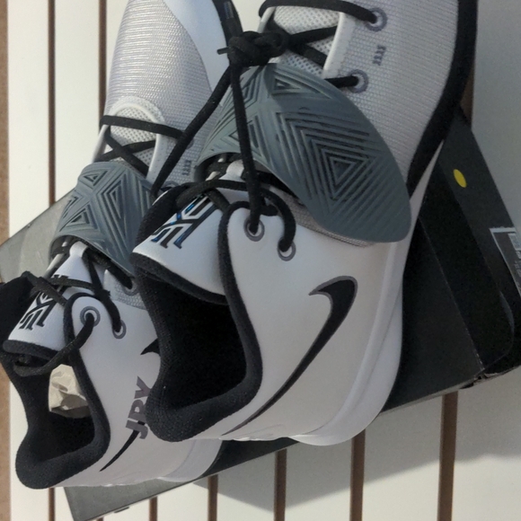 Nike kyrie flytrap III JBY size 14 men white/black cool grey